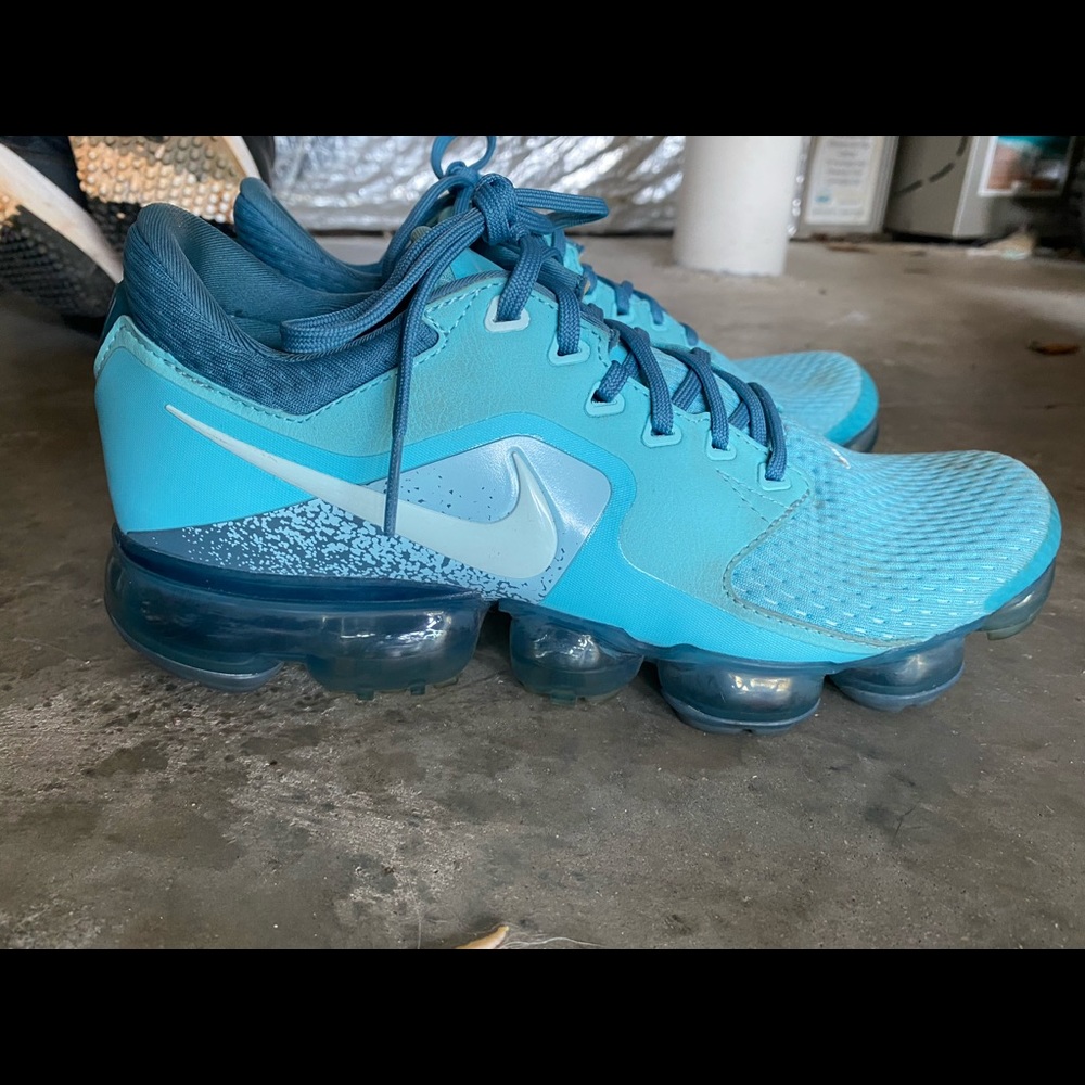 NIKE VAPORMAX SNEAKERS